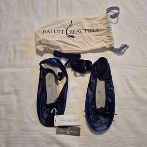 Ballet Beautiful Navy Satin Workout Slipper women's 39 NEW with dust bag